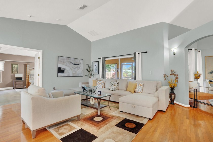 Meticulously Maintained Single-Family Home In Port St. Lucie - photo 8