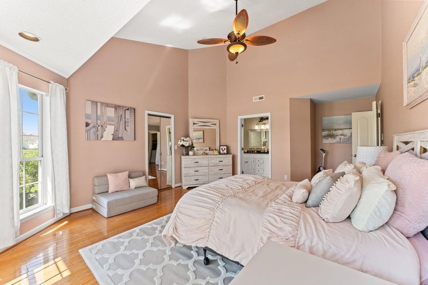 Welcome to this beautiful 4-bedroom, 2.5-bath waterfront home - photo 14