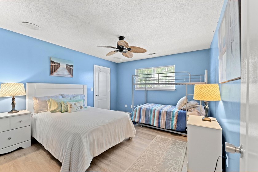 Welcome to this beautiful 4-bedroom, 2.5-bath waterfront home - photo 21