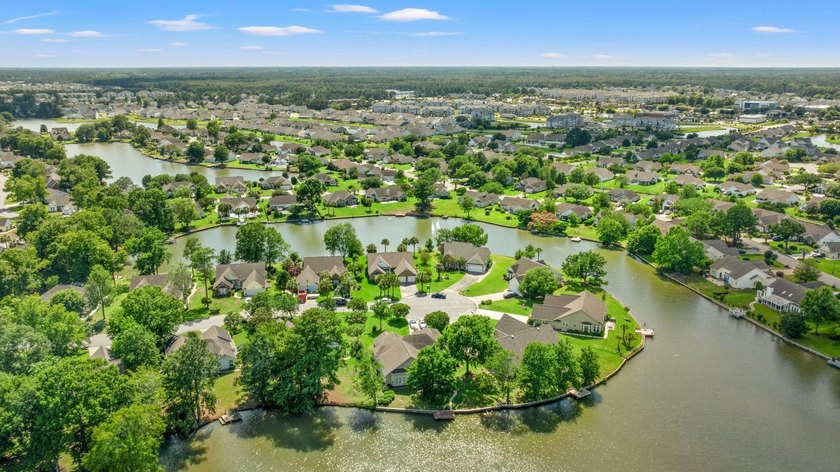 Welcome to this beautiful 4-bedroom, 2.5-bath waterfront home - photo 34