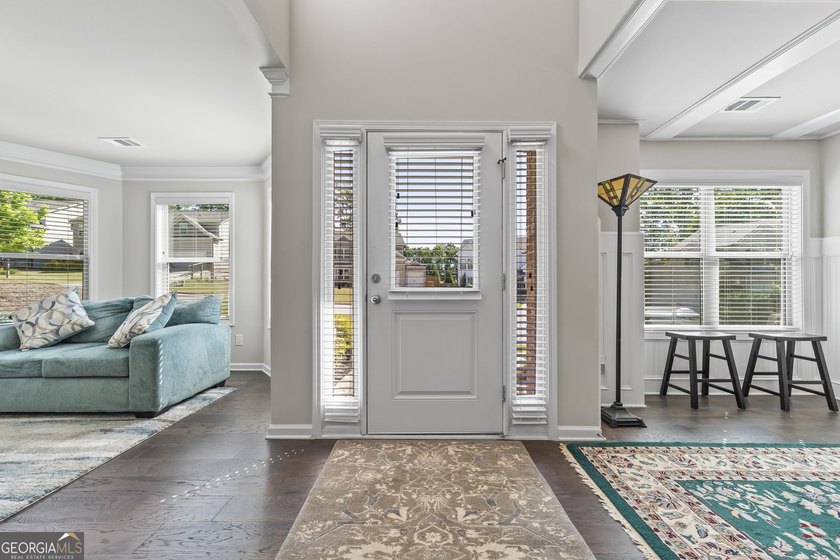 Beautifully maintained and showing like new, this 5 bedroom, 3 - photo 5