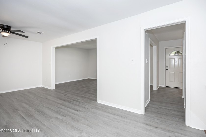 Stunning newly renovated white brick home in DOWNTOWN GOLF CART - photo 12