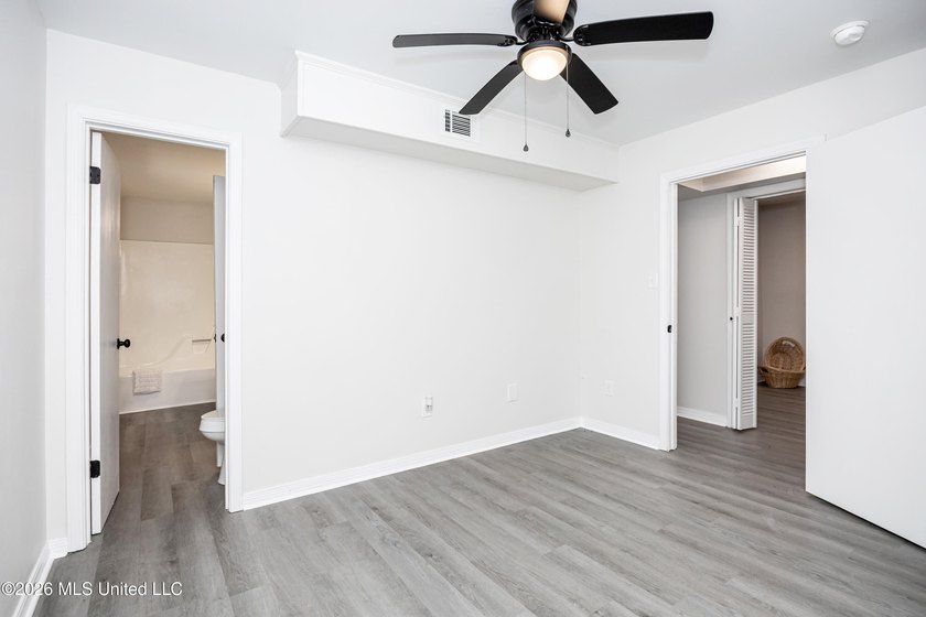 Stunning newly renovated white brick home in DOWNTOWN GOLF CART - photo 42