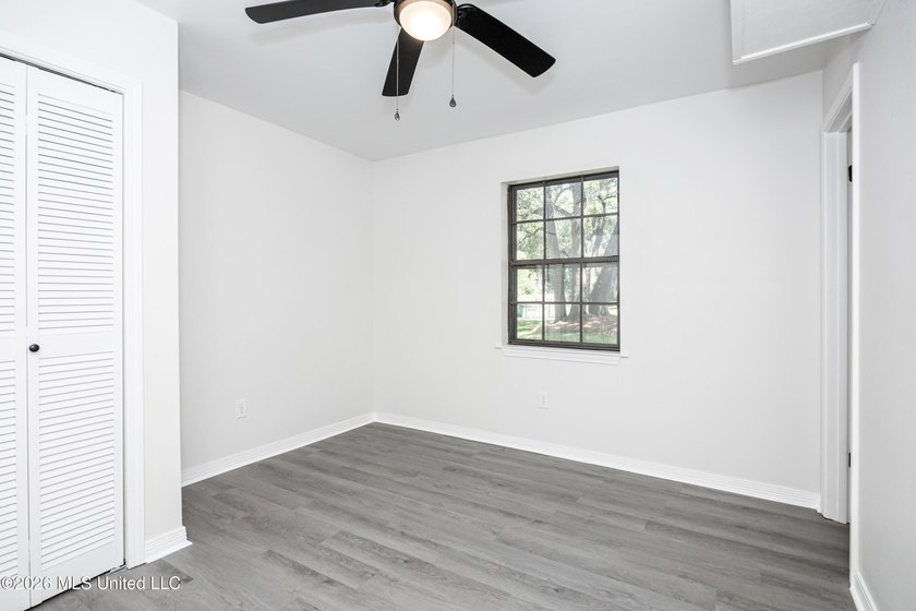 Stunning newly renovated white brick home in DOWNTOWN GOLF CART - photo 43