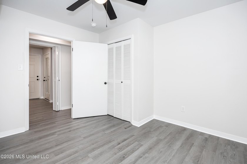 Stunning newly renovated white brick home in DOWNTOWN GOLF CART - photo 44