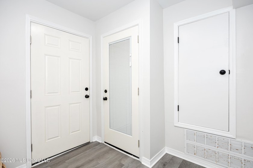 Stunning newly renovated white brick home in DOWNTOWN GOLF CART - photo 49