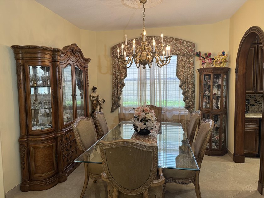 Welcome Home to Luxury and Comfort! Step into this stunning - photo 15