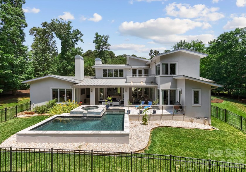 Rare opportunity to own a Simonini-built contemporary waterfront - photo 5