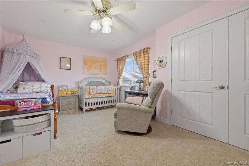 Welcome to Willow Wood, where comfort, convenience, and - photo 15