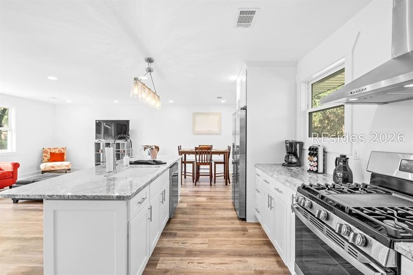 Formerly owned by Arthur B. Horne, this beautifully reimagined - photo 18
