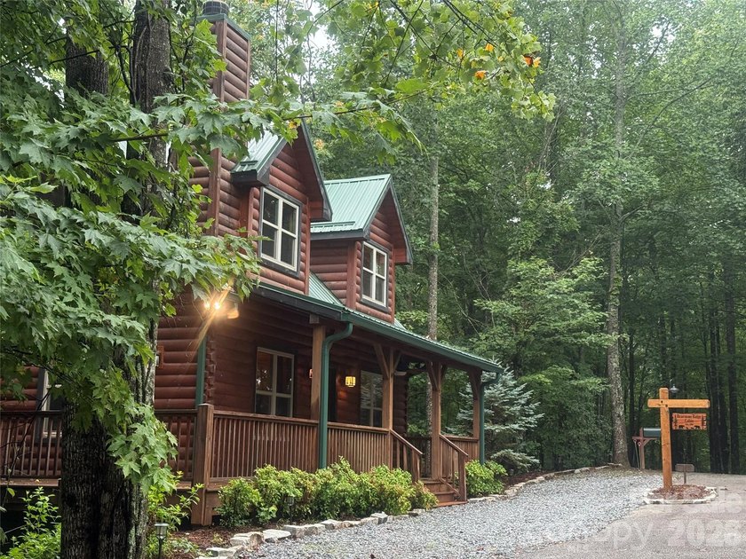 Turnkey Mountain Retreat - Fully Furnished and Ready to Enjoy! - photo 2