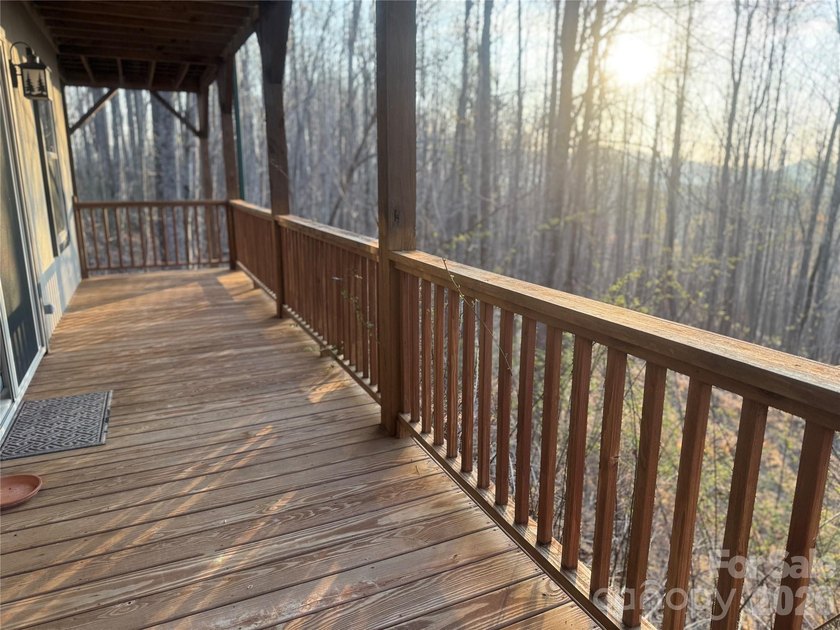 Turnkey Mountain Retreat - Fully Furnished and Ready to Enjoy! - photo 10