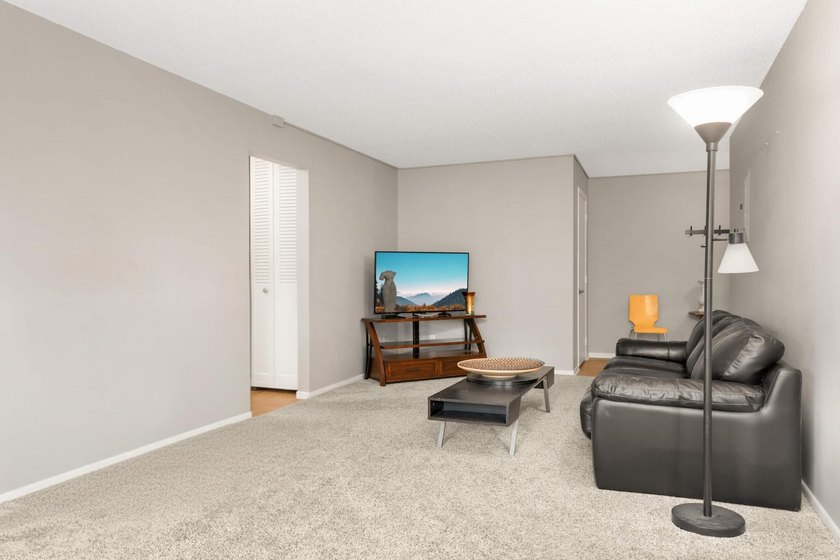 Maintenance-free lake living at its best! This spacious 2BR/2BA - photo 7
