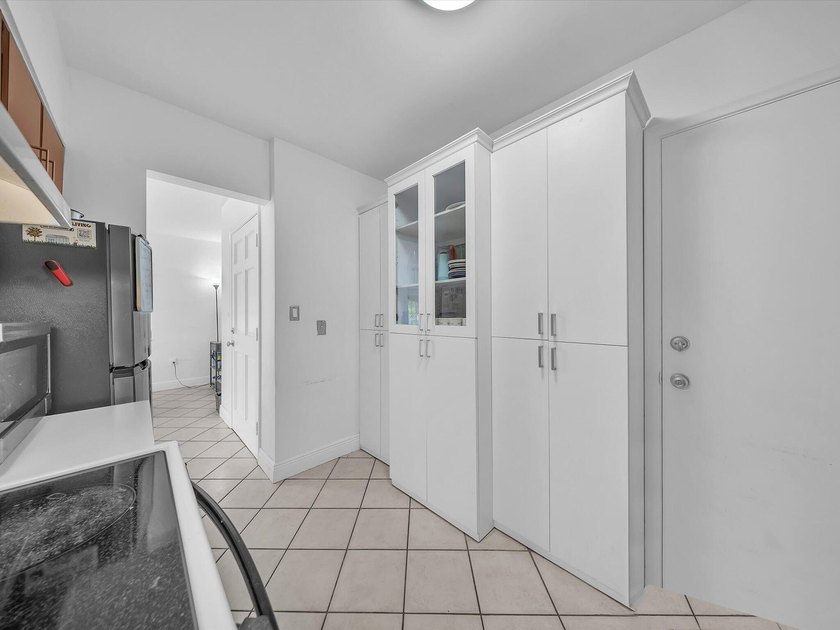 Welcome to Royal Caribbean Club in Coral Gables! This spacious - photo 14