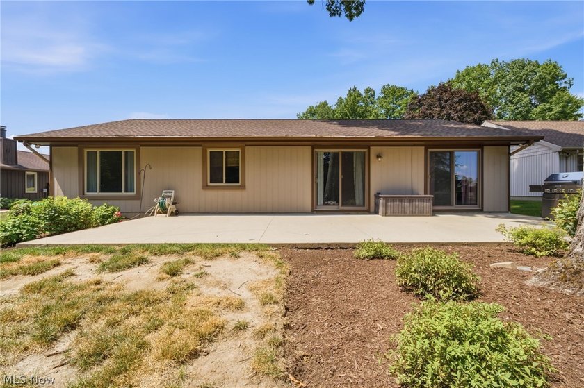 Welcome home to this beautifully updated 3-bedroom, 2 full-bath - photo 19