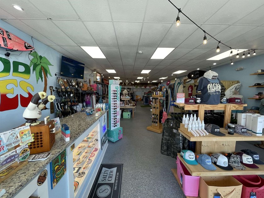Exceptional opportunity to own a fully turnkey surf and skate - photo 31
