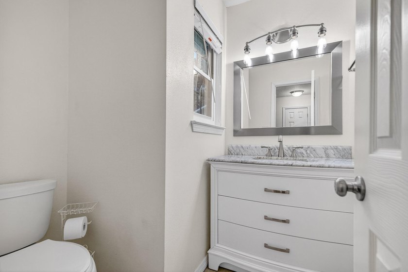 Located in the heart of Niceville, this well-maintained home - photo 31