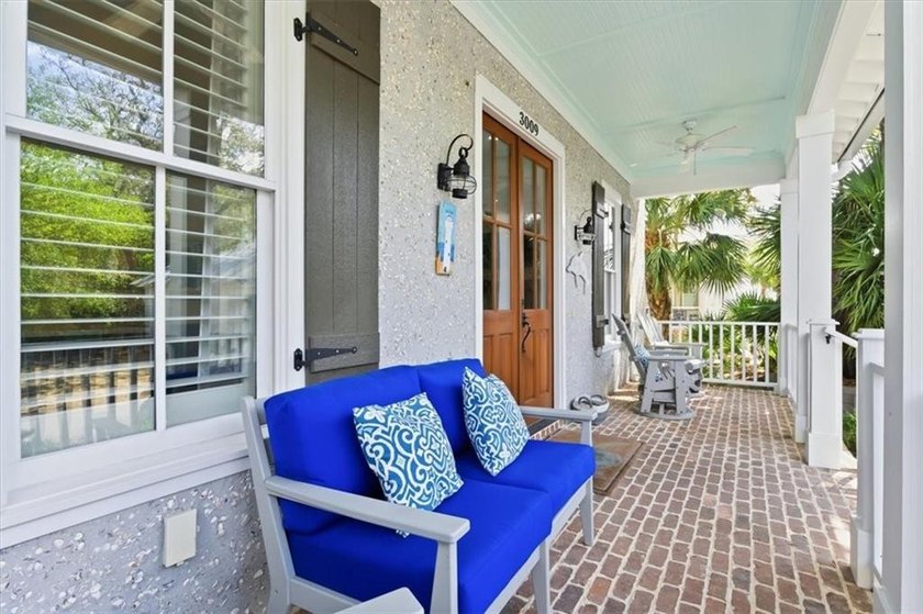 Welcome to coastal luxury in the highly sought-after Ocean Oaks - photo 4