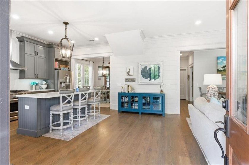 Welcome to coastal luxury in the highly sought-after Ocean Oaks - photo 6