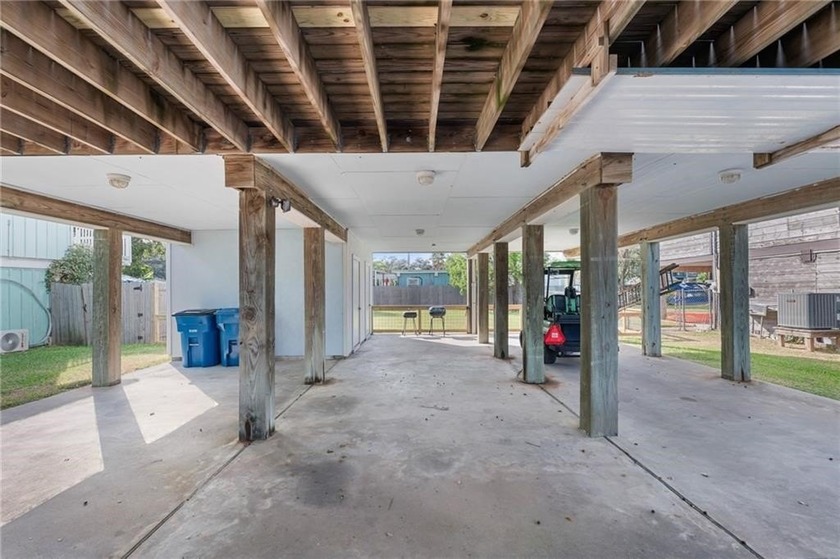 Life's a breeze in Rockport, &amp; this isn't just any home-it's an - photo 5