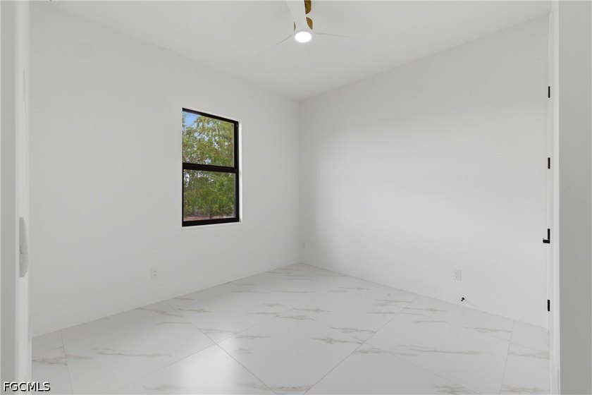 SELLER IS WILLING TO CONTRIBUTE TOWARD CLOSING COSTS WITH AN - photo 22