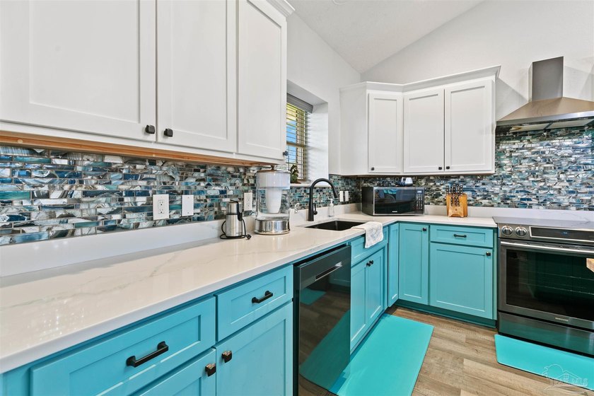 WALNUT HILL, FL - 3BR/2.5BA BRICK RANCH ON 5 FENCED ACRES | ICF - photo 22