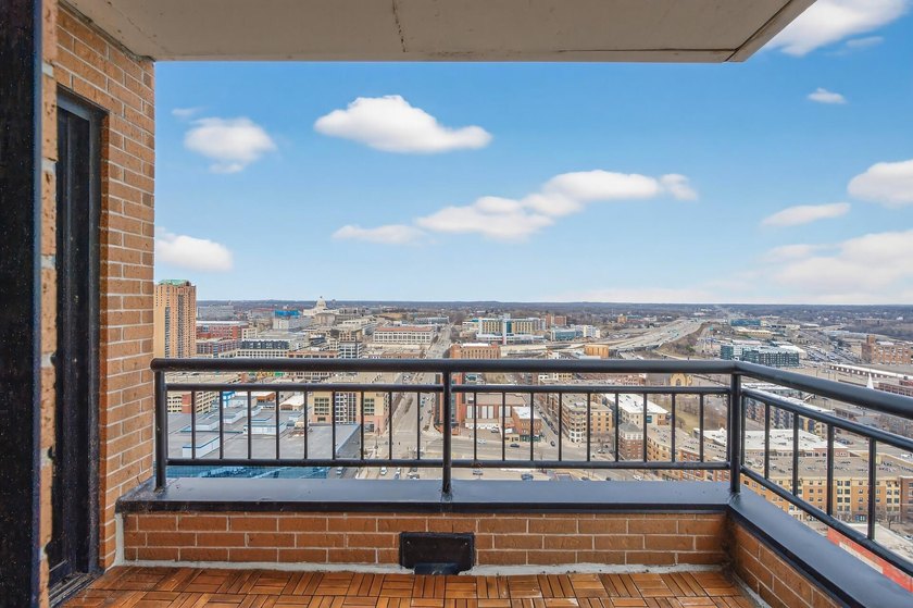 It's All About The View! This condo delivers on everything you - photo 18