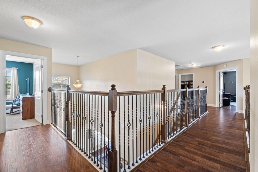Luxury Living in Gated Nature Trail | 6BR + Bonus | Seller - photo 19