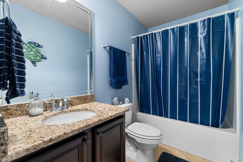 Luxury Living in Gated Nature Trail | 6BR + Bonus | Seller - photo 22