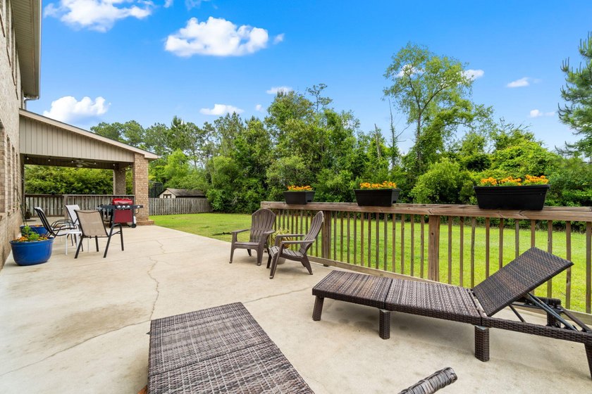 Luxury Living in Gated Nature Trail | 6BR + Bonus | Seller - photo 25