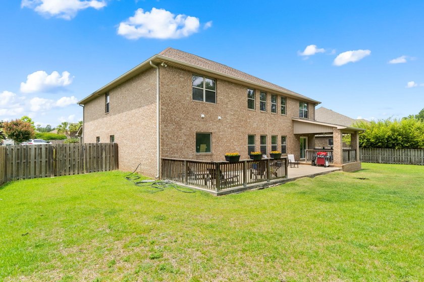 Luxury Living in Gated Nature Trail | 6BR + Bonus | Seller - photo 27