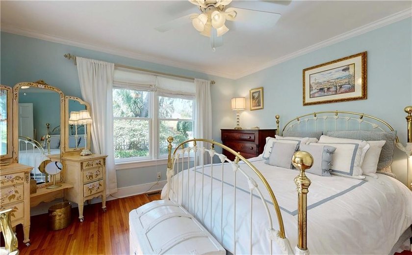 ***New Roof*** Welcome to your dream coastal retreat just 2.5 - photo 8
