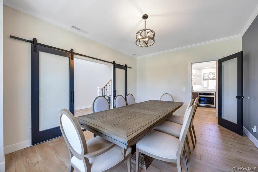 Welcome to 25 Maidstone Lane in Wading River-an exceptional - photo 18