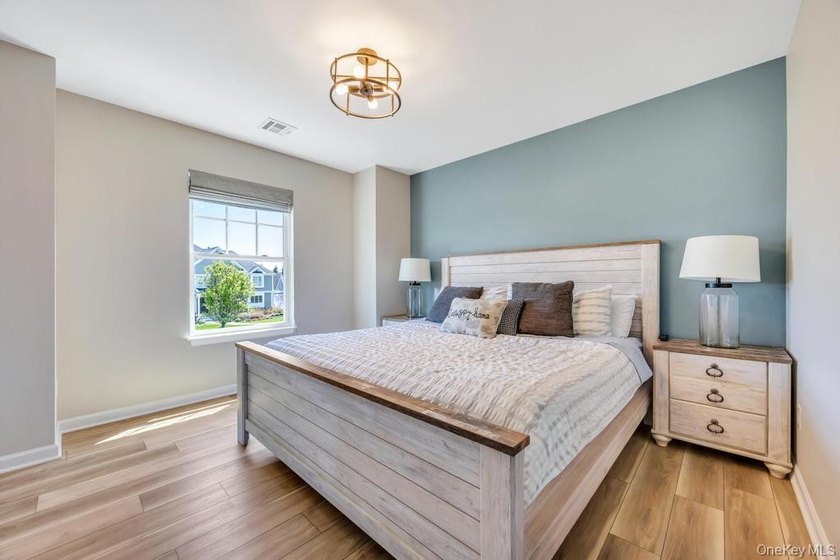Welcome to 25 Maidstone Lane in Wading River-an exceptional - photo 20