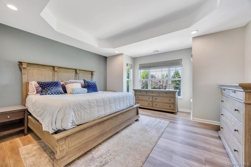 Welcome to 25 Maidstone Lane in Wading River-an exceptional - photo 23