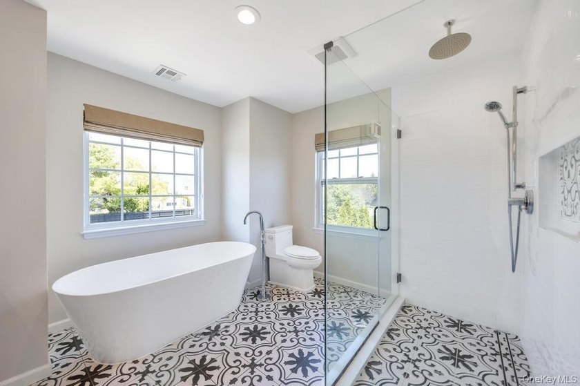 Welcome to 25 Maidstone Lane in Wading River-an exceptional - photo 26