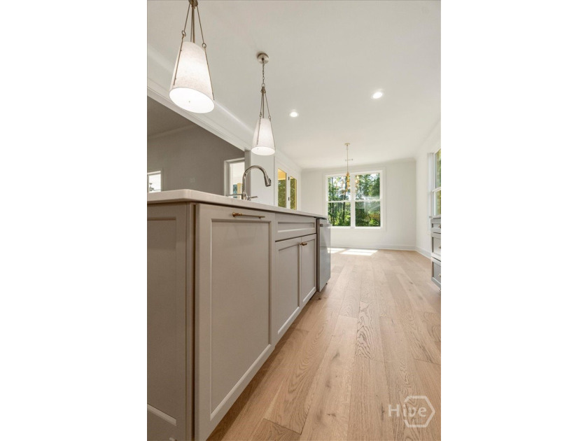 Welcome to 1609 Meadow Lakes Drive This exceptional 6-bedroom - photo 8