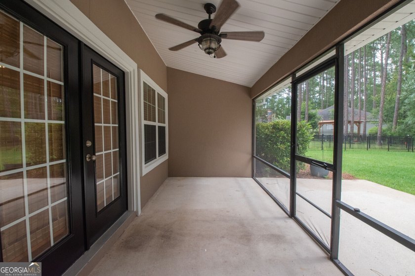 Beautiful well maintained home in Osprey Cove with brand new LVP - photo 36