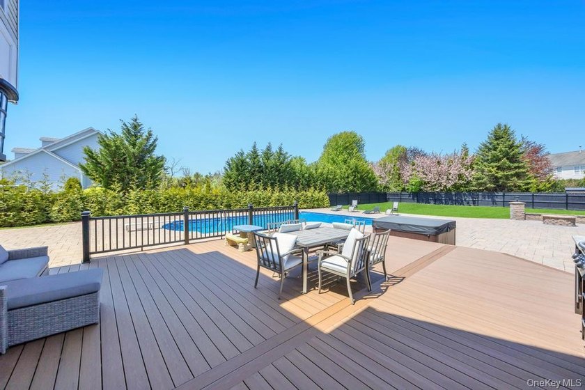 Welcome to 25 Maidstone Lane in Wading River-an exceptional - photo 42