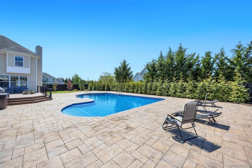 Welcome to 25 Maidstone Lane in Wading River-an exceptional - photo 44