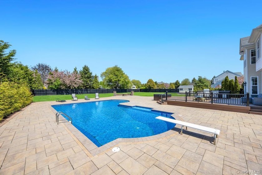 Welcome to 25 Maidstone Lane in Wading River-an exceptional - photo 45