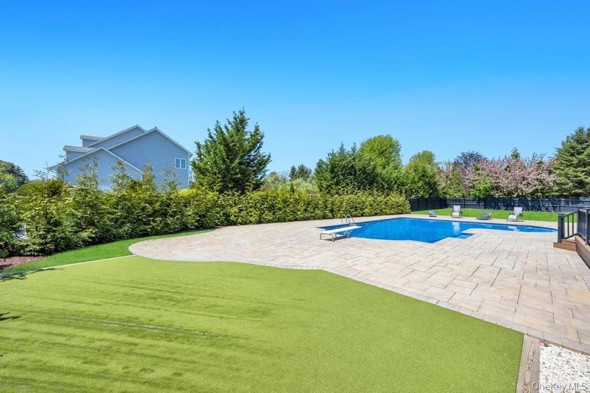 Welcome to 25 Maidstone Lane in Wading River-an exceptional - photo 46