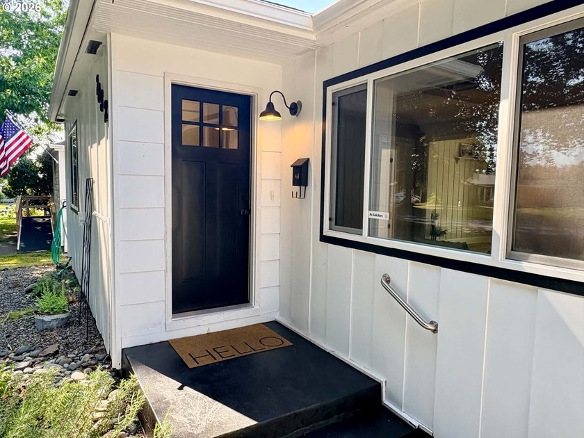 Completely remodeled and move-in ready! This beautifully updated - photo 2