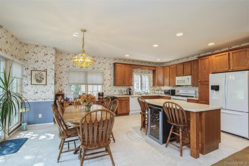 Come Live A Lifestyle in this very Desirable 24/7 Gated Golf - photo 13