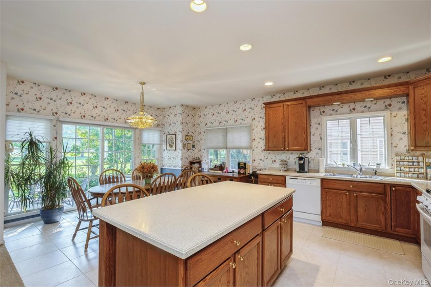 Come Live A Lifestyle in this very Desirable 24/7 Gated Golf - photo 14
