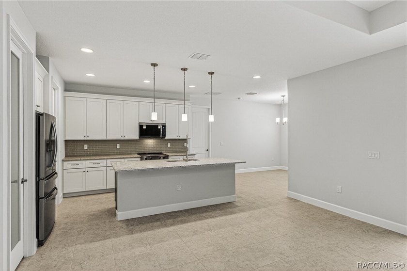 Welcome to the Jordan model! Offering more than 2,230 square - photo 15
