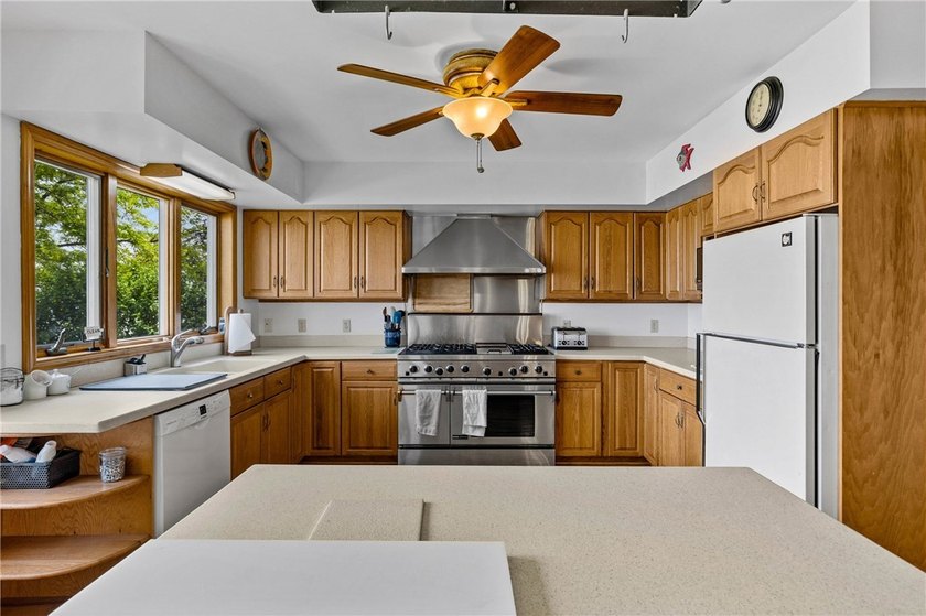 Welcome home to this exceptional 4-bedroom, 3 full bath Colonial - photo 19