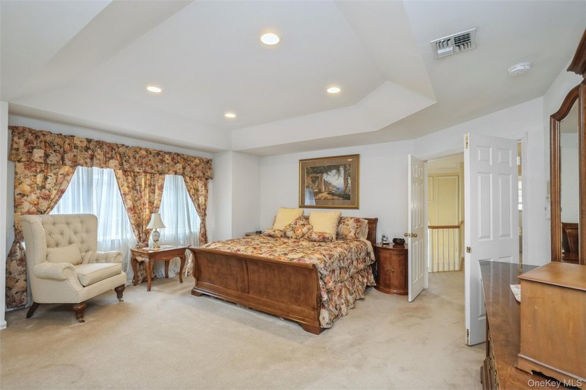 Come Live A Lifestyle in this very Desirable 24/7 Gated Golf - photo 20