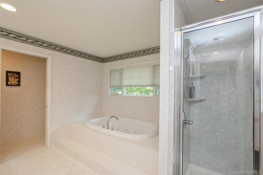 Come Live A Lifestyle in this very Desirable 24/7 Gated Golf - photo 23