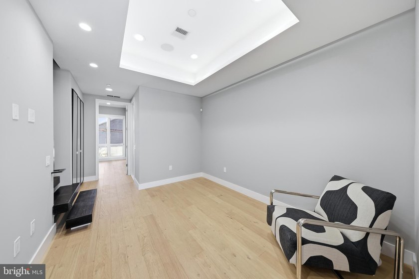 Welcome to this beautifully maintained, 10-year-young townhouse - photo 28